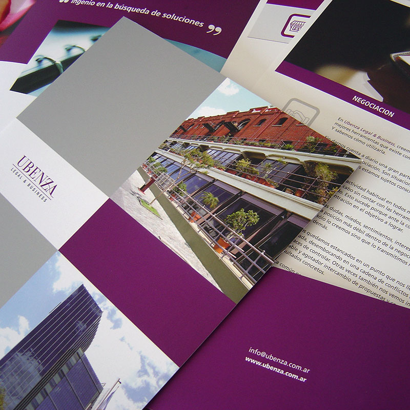 Carpeta institucional y fichas de contenido Ubenza Legal & Business.